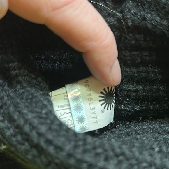 UGG Cardy II Black 1017328K Kid's / Youth Winter Boot - Picture 12 of 12